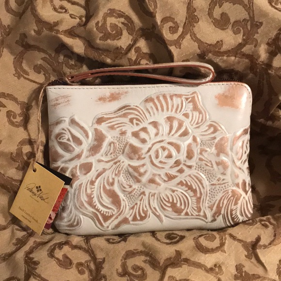 Patricia Nash Handbags - NWT Patricia Nash Wristlet